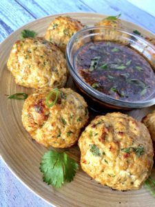 Side view of the turkey meatballs and dipping sauce